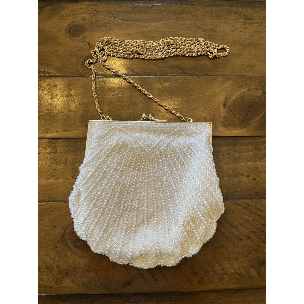 Smithsonian Institution Vintage Beaded Purse with gold chain strap